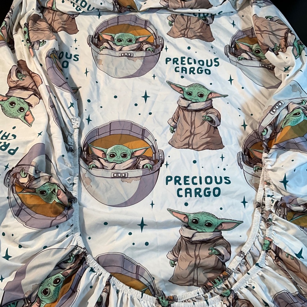 Star Wars The Mandalorian Grogu Precious Cargo Fitted‎ Sheet Baby Yoda